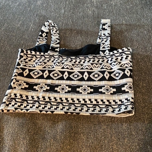 Ginger G women’s crop top; size L - Picture 3 of 4